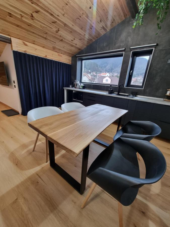 Casa Chiper - Attic Apartment With View ブラショフ エクステリア 写真