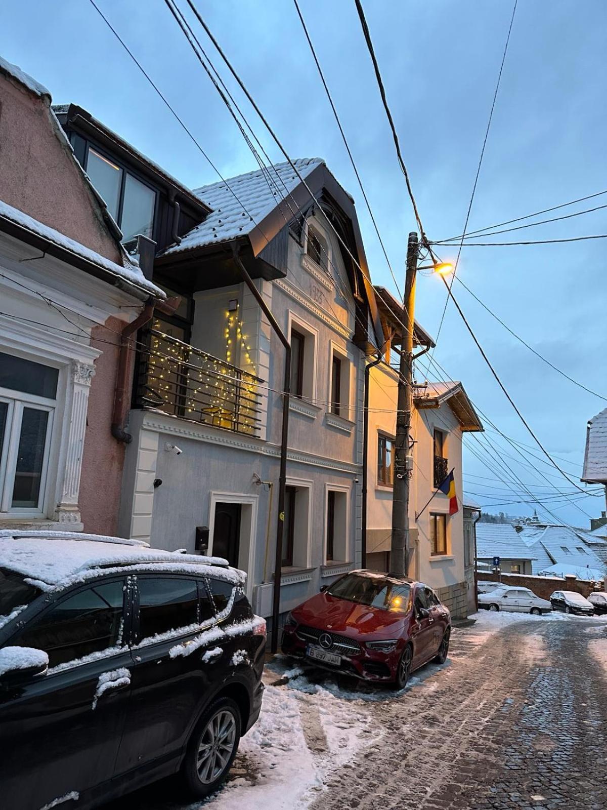 Casa Chiper - Attic Apartment With View ブラショフ エクステリア 写真