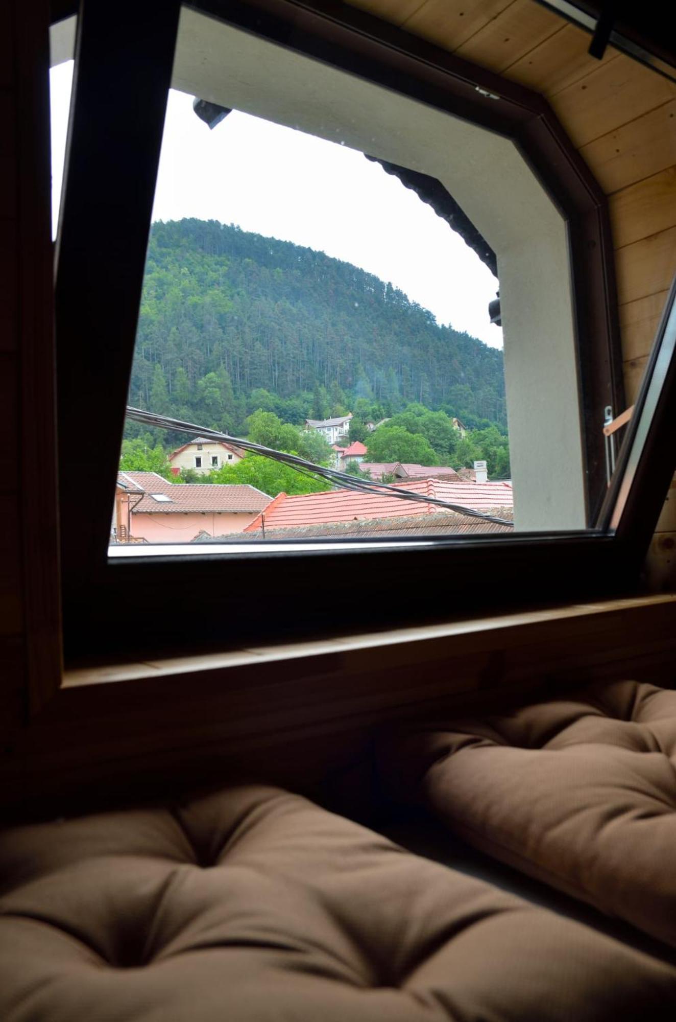 Casa Chiper - Attic Apartment With View ブラショフ エクステリア 写真